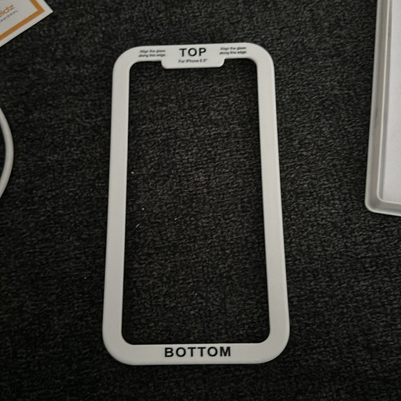 iPhone 11 Pro Max/XS Max Glass Screen Protector - Picture 3 of 4